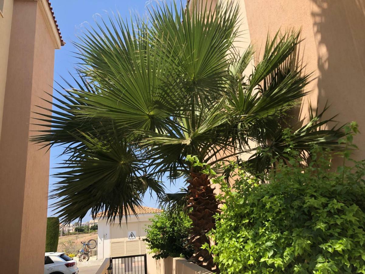 Royal Seacrest Apartment Paphos Exterior foto
